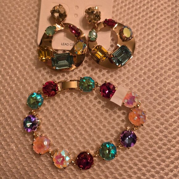 Costume bracelet in hues of pink & blue, coordinating earrings - Picture 2 of 3
